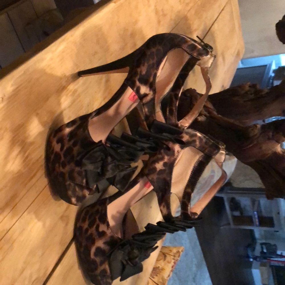 Betsy Johnson animal print heels